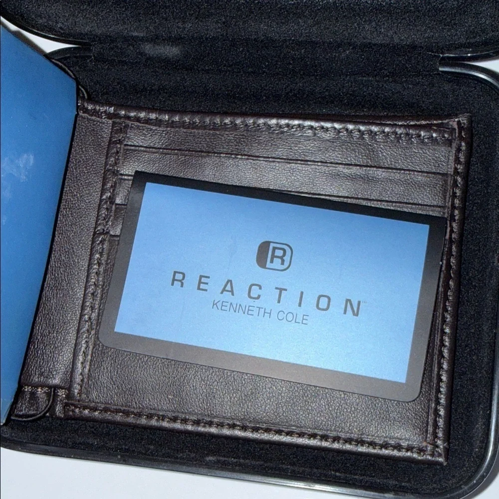 Kenneth Cole Reaction Dark Brown Wallet and Keychain Set